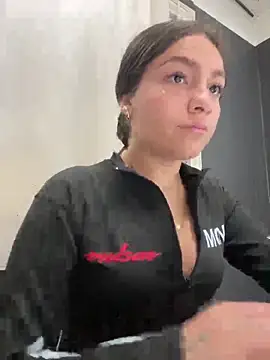 Alyha Cortes online show from 09/25/25, 01:04