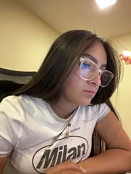 Alyha Cortes online show from 04/16/26, 09:50