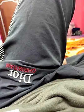 Snapshot of mannu11223 chatting on 12/05/25, 10:24 mannu11223 online show from 12/05/25, 10:24