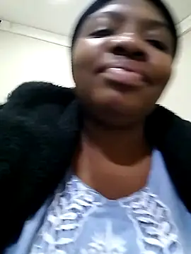 Snapshot of VoluptuousXX5 chatting on 11/11/25, 07:52 VoluptuousXX5 online show from 11/11/25, 07:52