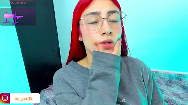 Snapshot of adahraa_younng chatting on 11/04/25, 11:42 adahraa younng online show from 11/04/25, 11:42