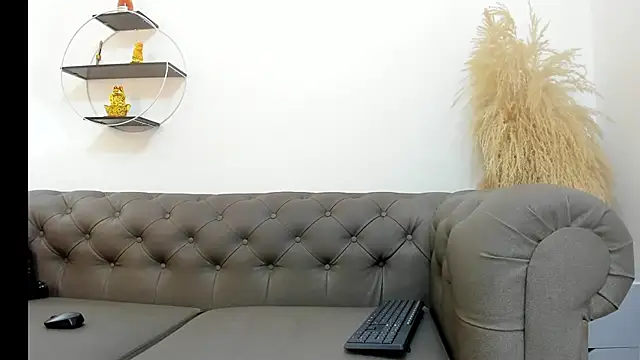 nefer ahsgarr online show from 09/09/25, 09:36