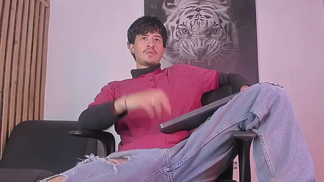 Snapshot of DimitriDeluxe chatting on 10/10/25, 08:19 DimitriDeluxe online show from 10/10/25, 08:19