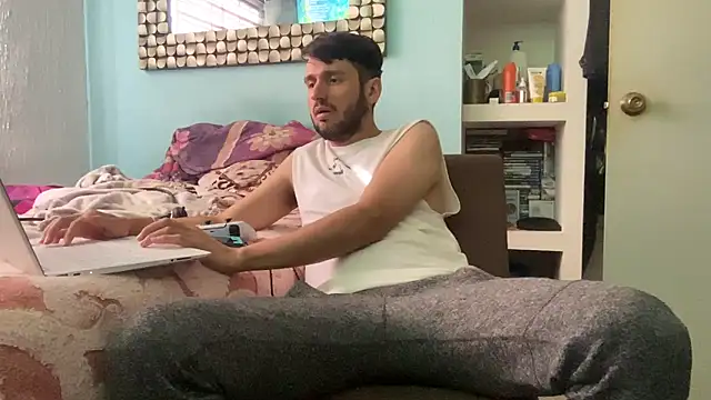 Alexitho25 online show from 12/20/25, 09:11