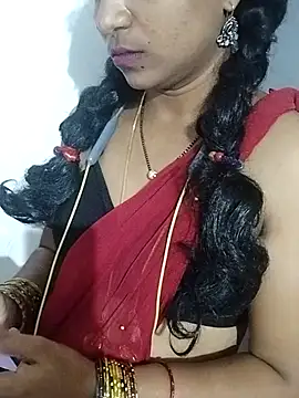 Snapshot of Varsha21 chatting on 09/11/25, 07:41 Varsha21 online show from 09/11/25, 07:41