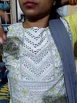 Snapshot of Varsha21 chatting on 10/11/25, 02:48 Varsha21 online show from 10/11/25, 02:48