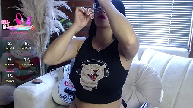 shara rios online show from 05/25/26, 01:06