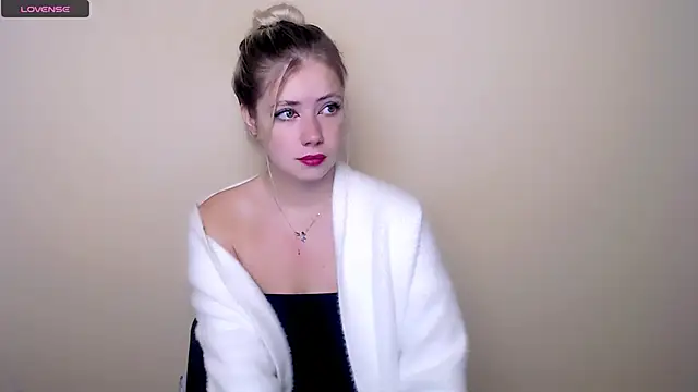 AliceHotty  online show from 09/18/25, 07:43