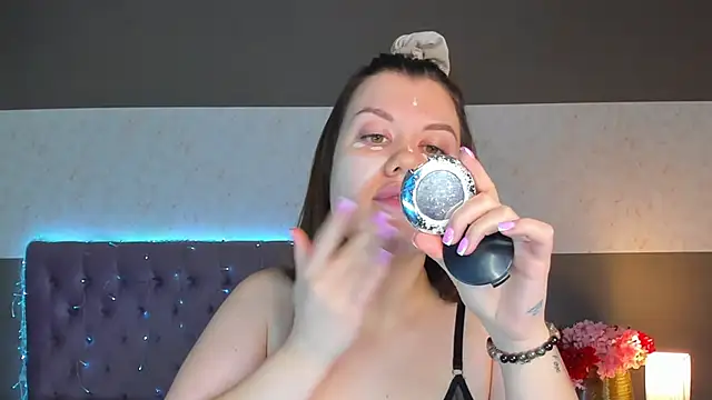 NikkiBustt online show from 02/19/26, 06:53