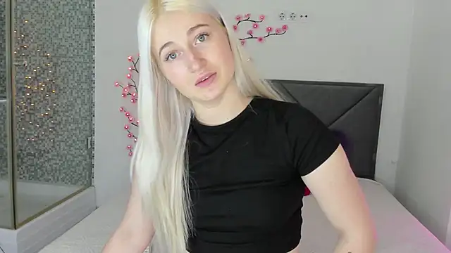 HollyTailors online show from 02/26/26, 01:21