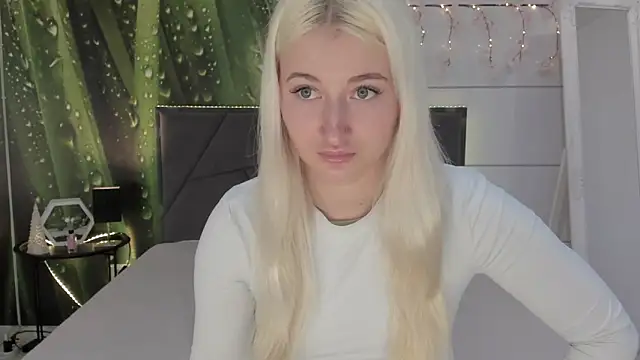 HollyTailors online show from 04/03/26, 05:38