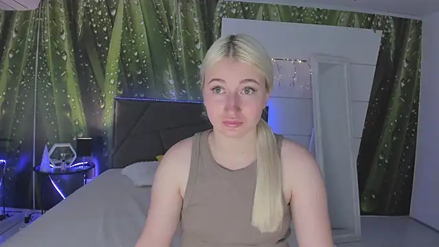 HollyTailors online show from 04/07/26, 05:30