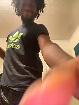 Snapshot of ThickDic28 chatting on 09/14/25, 06:34 ThickDic28 online show from 09/14/25, 06:34