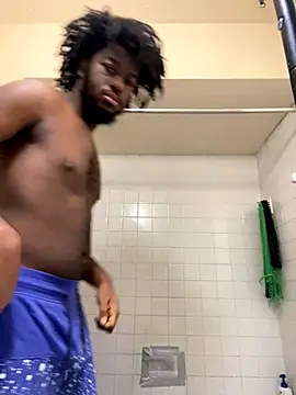 Snapshot of ThickDic28 chatting on 09/29/25, 06:46 ThickDic28 online show from 09/29/25, 06:46