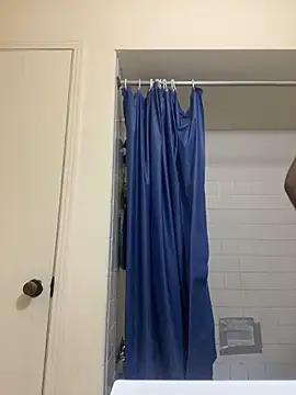 Snapshot of ThickDic28 chatting on 09/30/25, 06:51 ThickDic28 online show from 09/30/25, 06:51