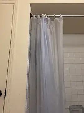 Snapshot of ThickDic28 chatting on 12/21/25, 07:04 ThickDic28 online show from 12/21/25, 07:04