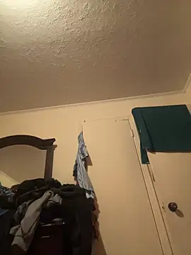 Snapshot of ThickDic28 chatting on 02/19/26, 04:30 ThickDic28 online show from 02/19/26, 04:30