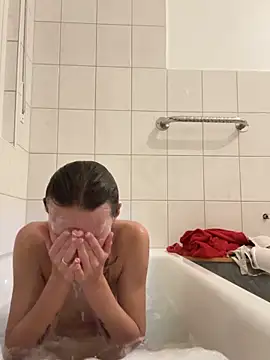 Emilia Mausi online show from 10/07/25, 07:33