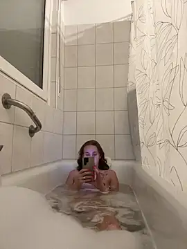 Emilia Mausi online show from 01/06/26, 07:28