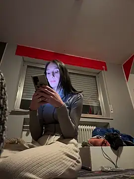 Emilia Mausi online show from 02/17/26, 08:04