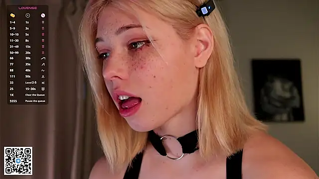 Snapshot of SibleyDurborow chatting on 09/15/25, 04:23 SibleyDurborow online show from 09/15/25, 04:23