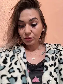 iSelena online show from 09/27/25, 07:46