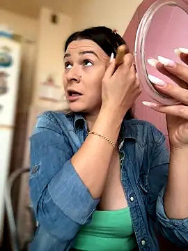 iSelena online show from 10/15/25, 06:13