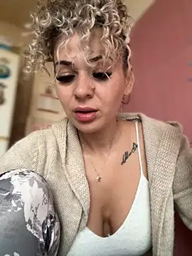 iSelena online show from 10/22/25, 04:57