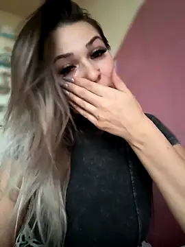 iSelena online show from 11/06/25, 05:41