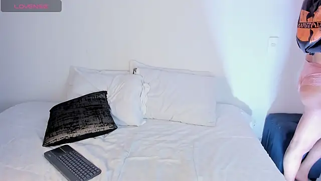 Aleexiiaa online show from 09/22/25, 12:07