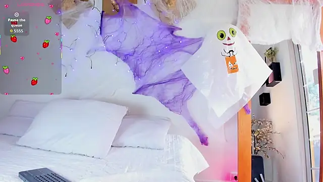 Aleexiiaa online show from 10/25/25, 12:45