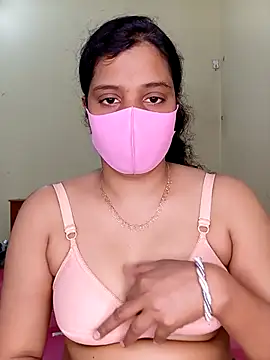 Rose-luckey online show from 12/18/25, 12:33