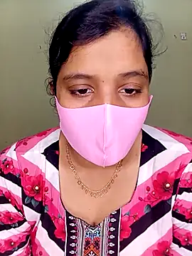 Rose-luckey online show from 01/10/26, 12:40