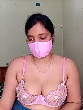 Rose-luckey online show from 02/01/26, 12:59