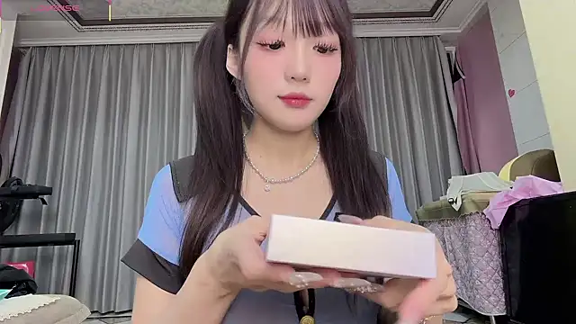 Yaya--728 online show from 12/22/25, 12:35