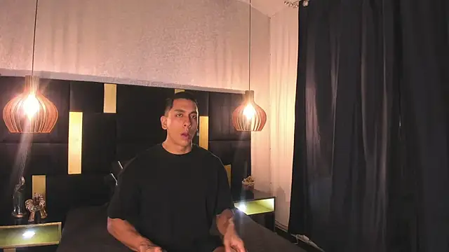 Snapshot of Lucio__Fox chatting on 01/11/26, 12:21 Lucio Fox online show from 01/11/26, 12:21