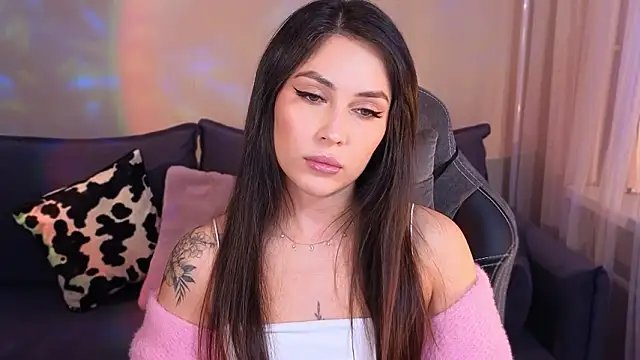 CarolineGuthrie online show from 03/06/26, 02:13