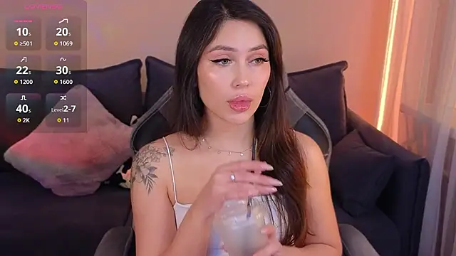 CarolineGuthrie online show from 03/23/26, 03:16