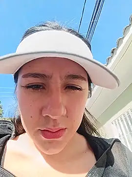 CAROLINE  07 online show from 06/17/26, 12:18