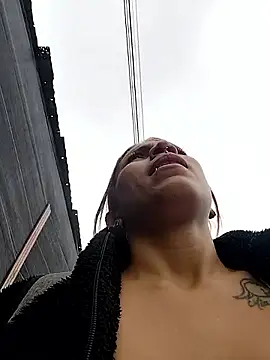 Snapshot of Zoe73_ chatting on 10/13/25, 04:51 Zoe73 online show from 10/13/25, 04:51