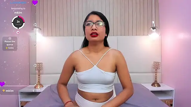 MelanyWayne  online show from 05/25/26, 05:41