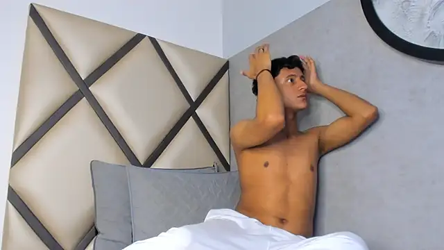  Leohot  online show from 10/05/25, 03:27