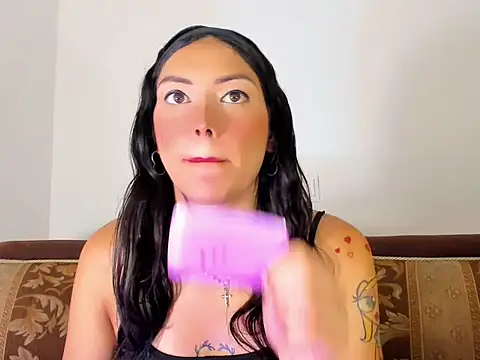 Megan Gil  online show from 10/03/25, 12:57