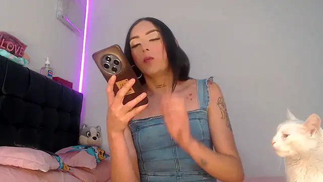 Megan Gil  online show from 02/26/26, 10:42