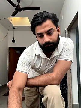 hottestboy03 online show from 10/28/25, 06:39