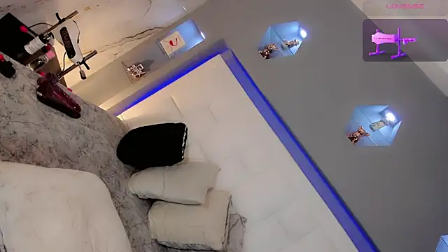 Ariia-janee online show from 04/10/26, 05:01