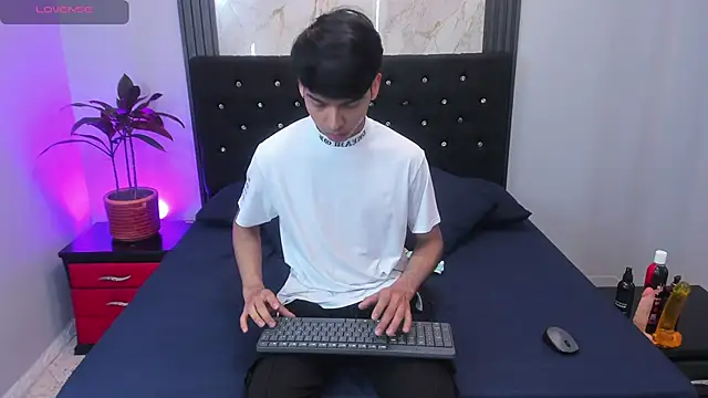 OnlyJos online show from 10/05/25, 01:20