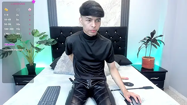 OnlyJos online show from 11/23/25, 01:11