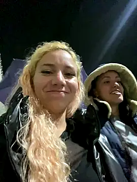 Snapshot of Bruna551 chatting on 10/10/25, 12:09 Bruna551 online show from 10/10/25, 12:09