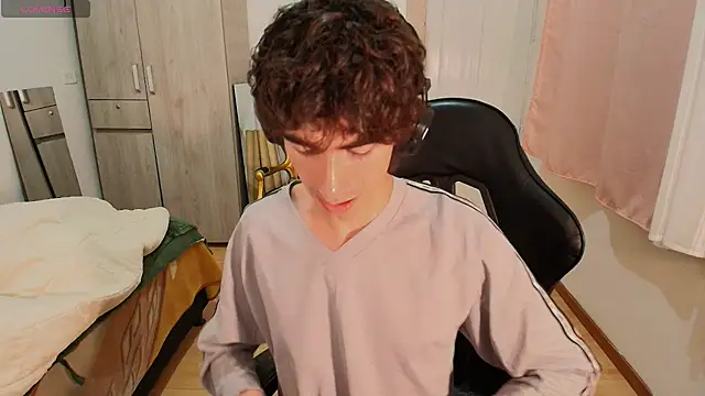 Snapshot of Nude_Boy18 chatting on 09/13/25, 04:23 Nude Boy18 online show from 09/13/25, 04:23